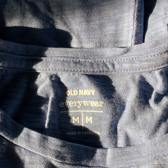 Old Navy Graphic Tee - Picture 3 of 3